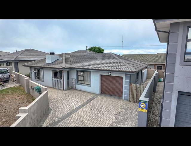 3 BEDROOM PROPERTY TO RENT IN DANA BAY